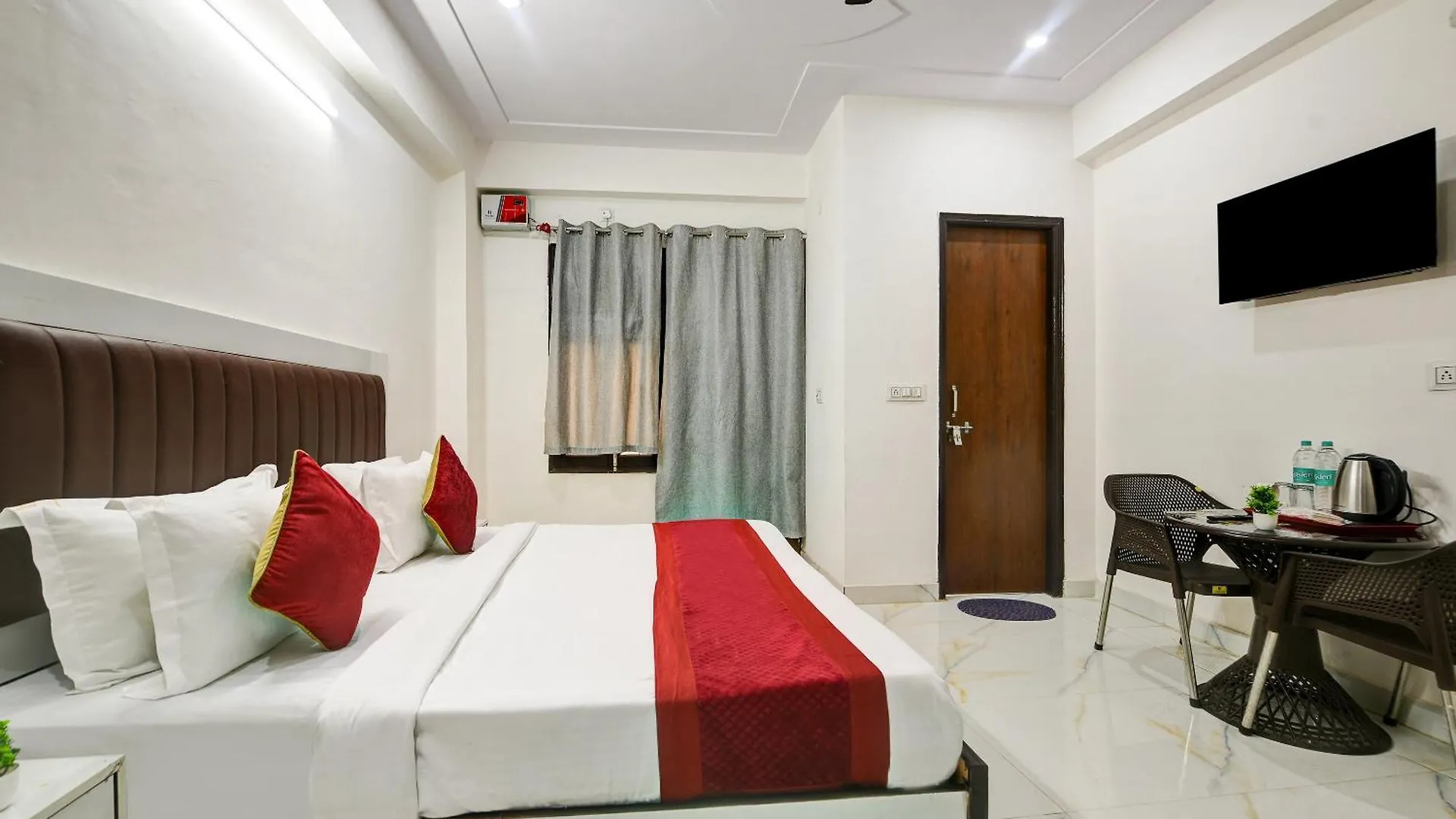Hotel Krishna Tower دلهي