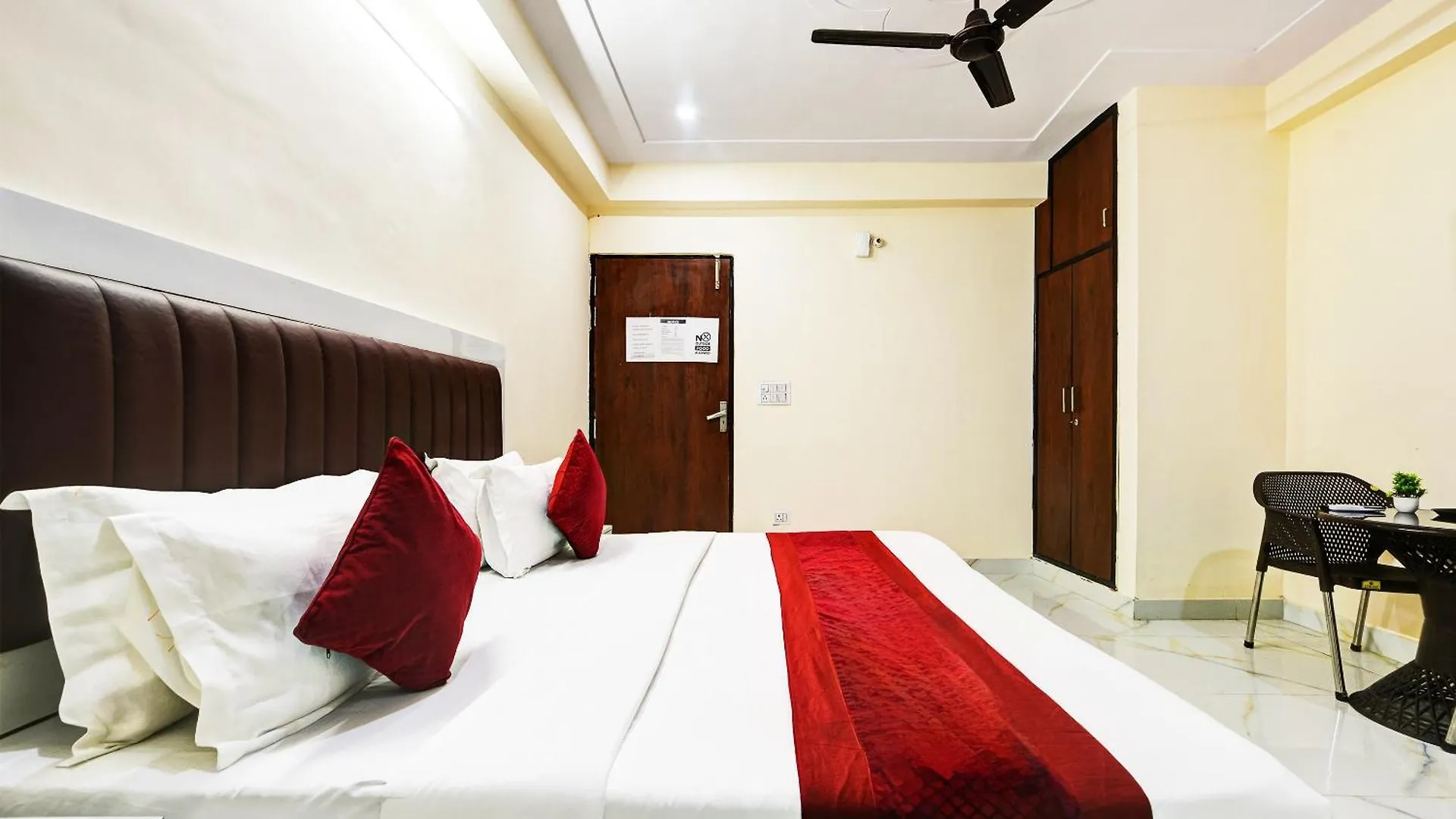 Hotel Krishna Tower دلهي
