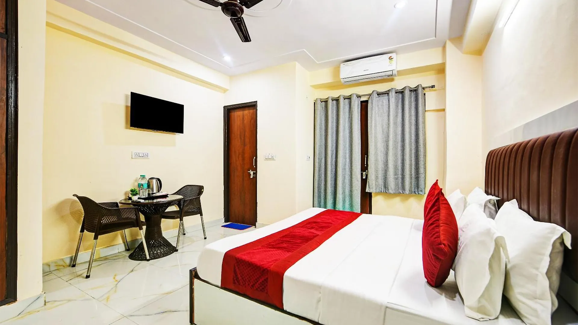 Hotel Krishna Tower Delhi  Delhi (National Capital Territory of India)