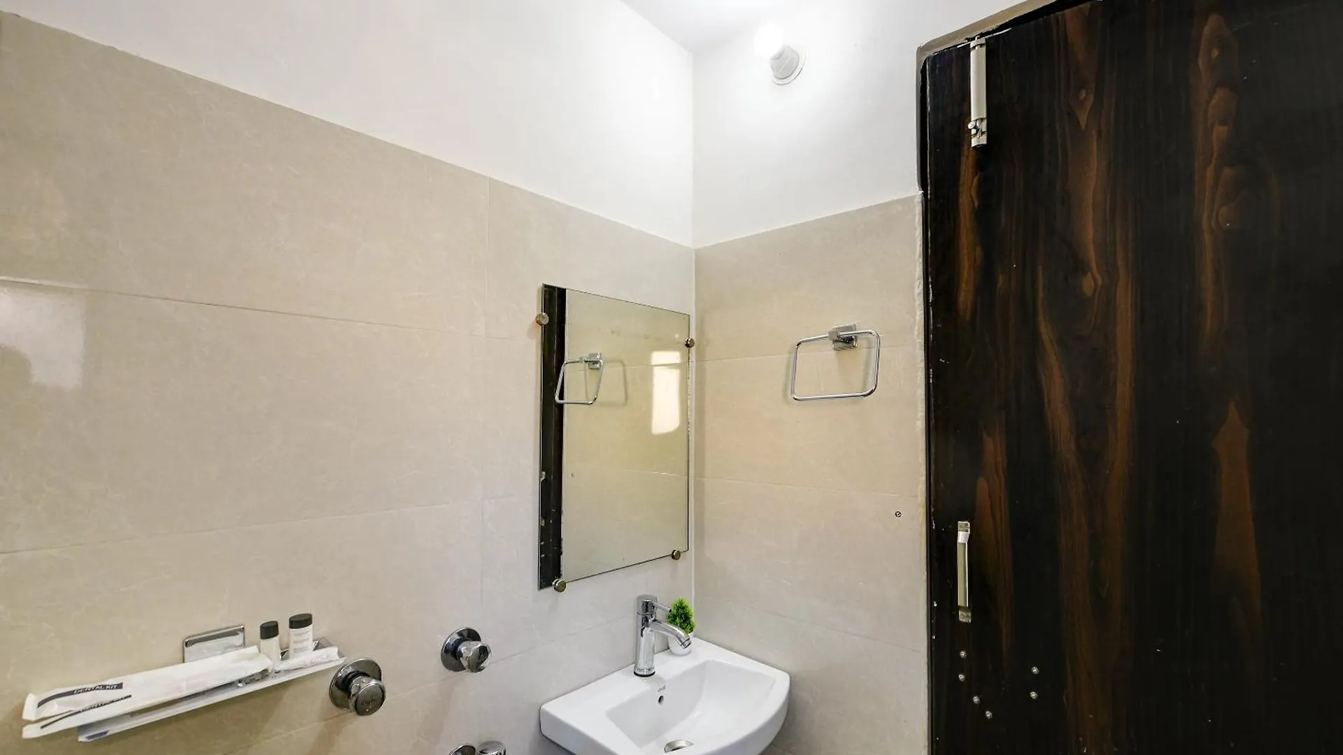 Hotel Krishna Tower دلهي