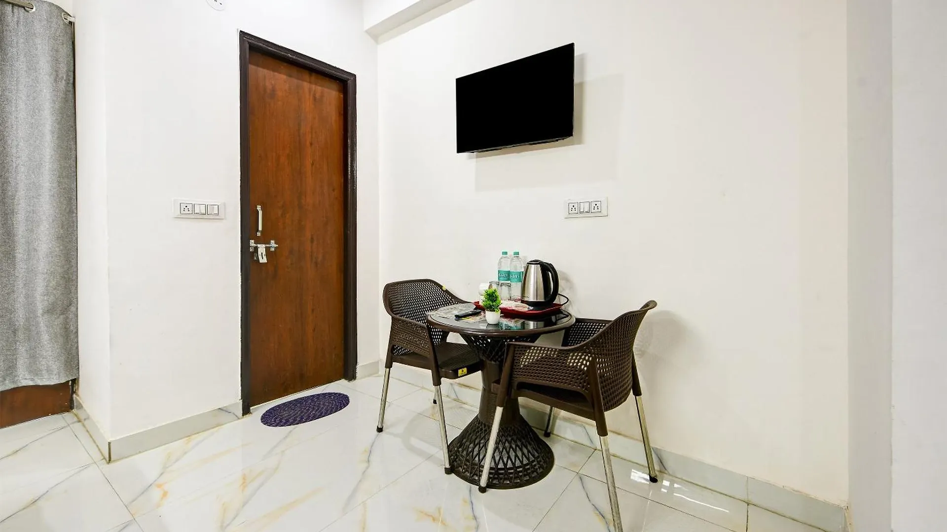Hotel Krishna Tower Delhi  Delhi (National Capital Territory of India)
